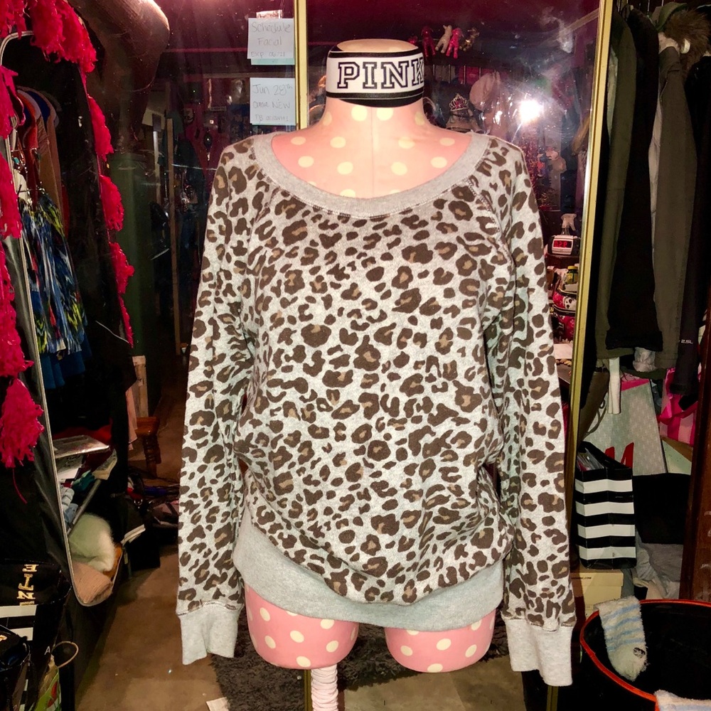 Leopard crew neck